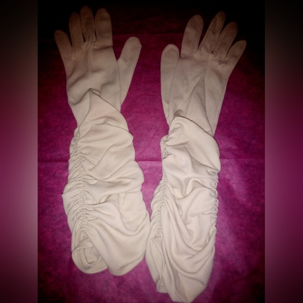 Vintage Van Raalte Ladies Long Stylish Nylon Gloves Size 6 1/2